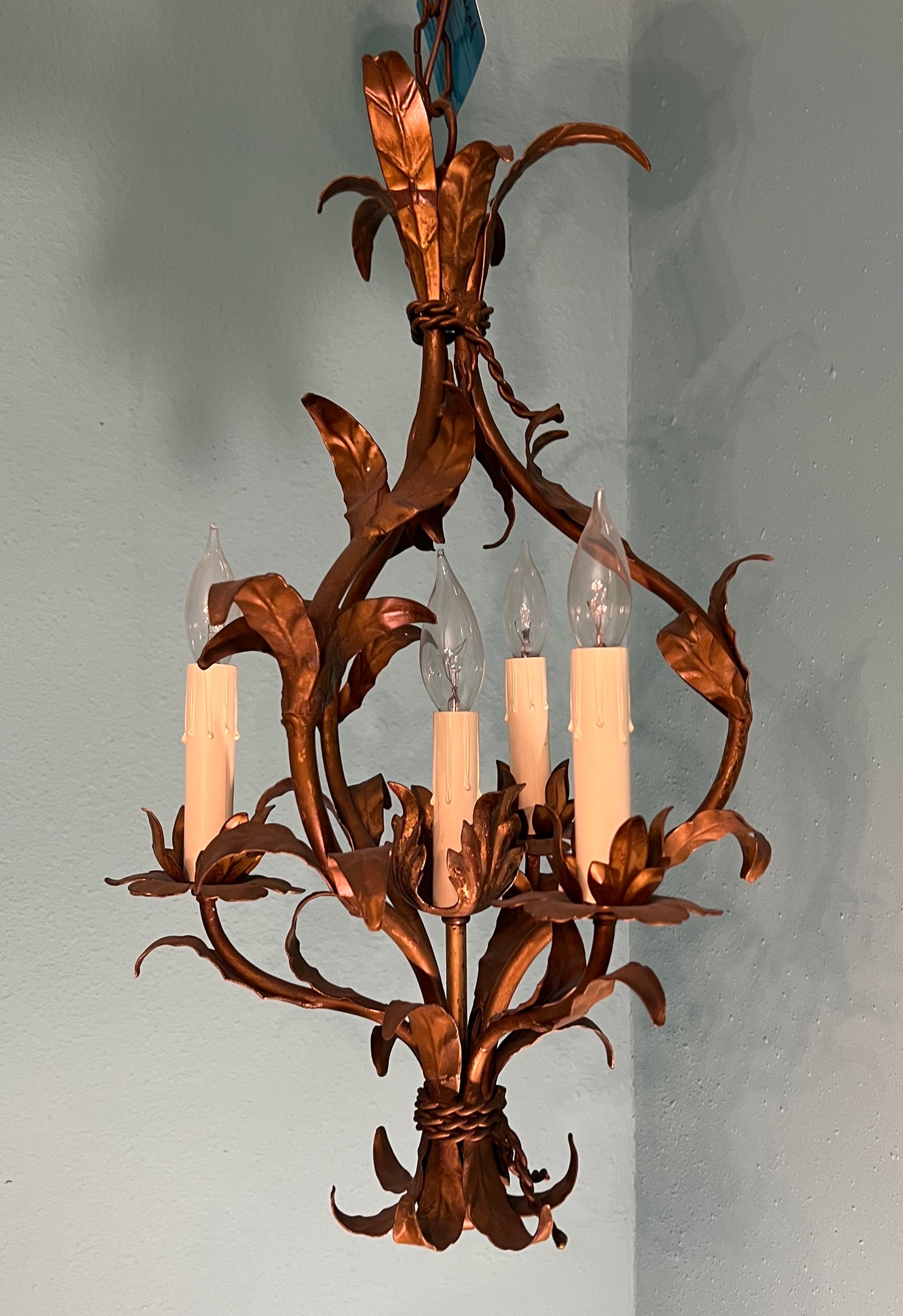 Vintage 1960s Italian Tole 4-Light Gold Leaf Floral Chandelier MCM PendantVintage 1960s Italian Tole 4-Light Gold Leaf Floral Chandelier MCM Pendant